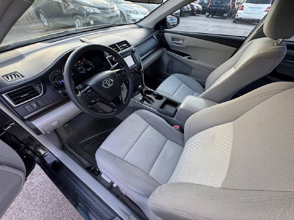 2015 Toyota Camry Image 10