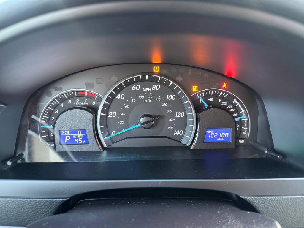 2015 Toyota Camry Image 17