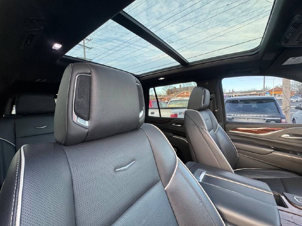 2021 Cadillac Escalade Image 12