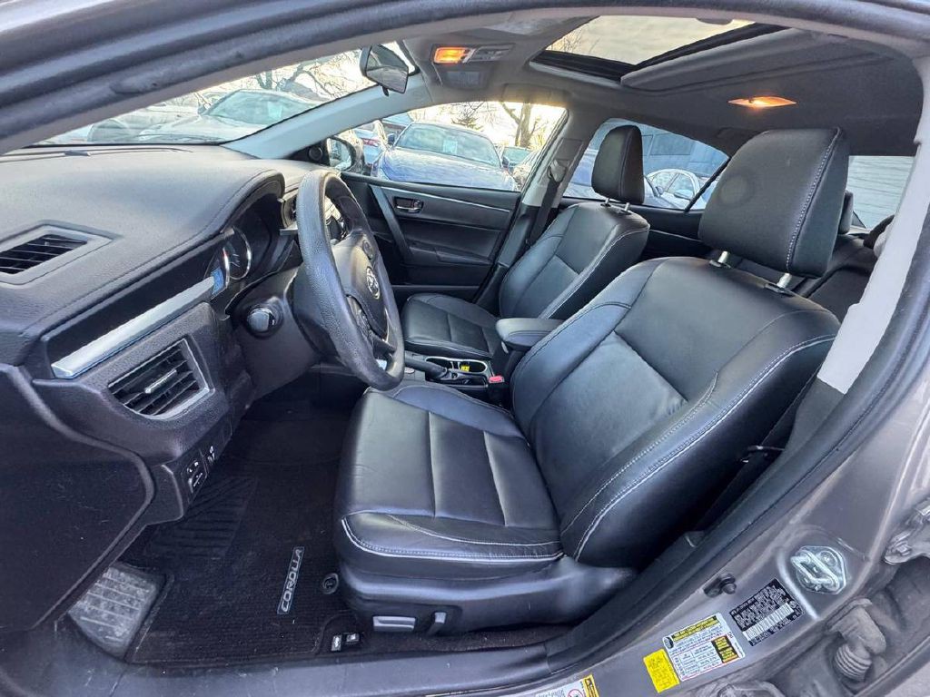 2016 Toyota Corolla Image 9