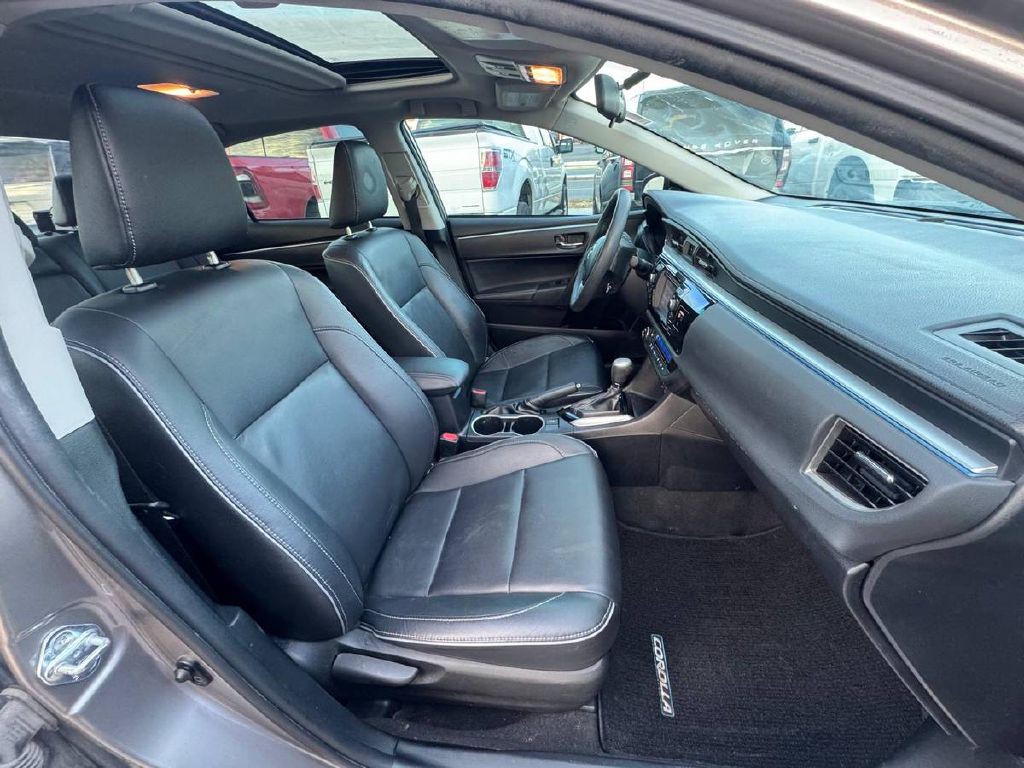 2016 Toyota Corolla Image 11