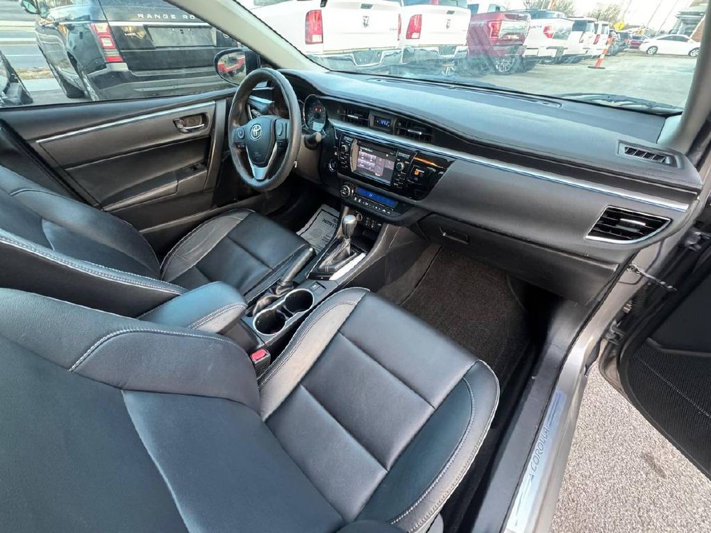 2016 Toyota Corolla Image 12