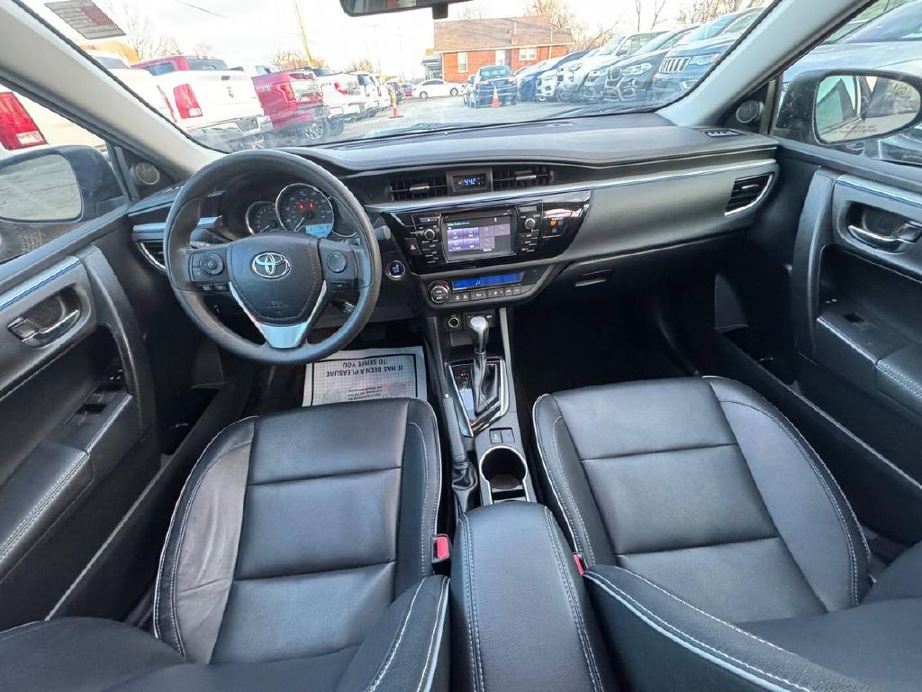 2016 Toyota Corolla Image 15