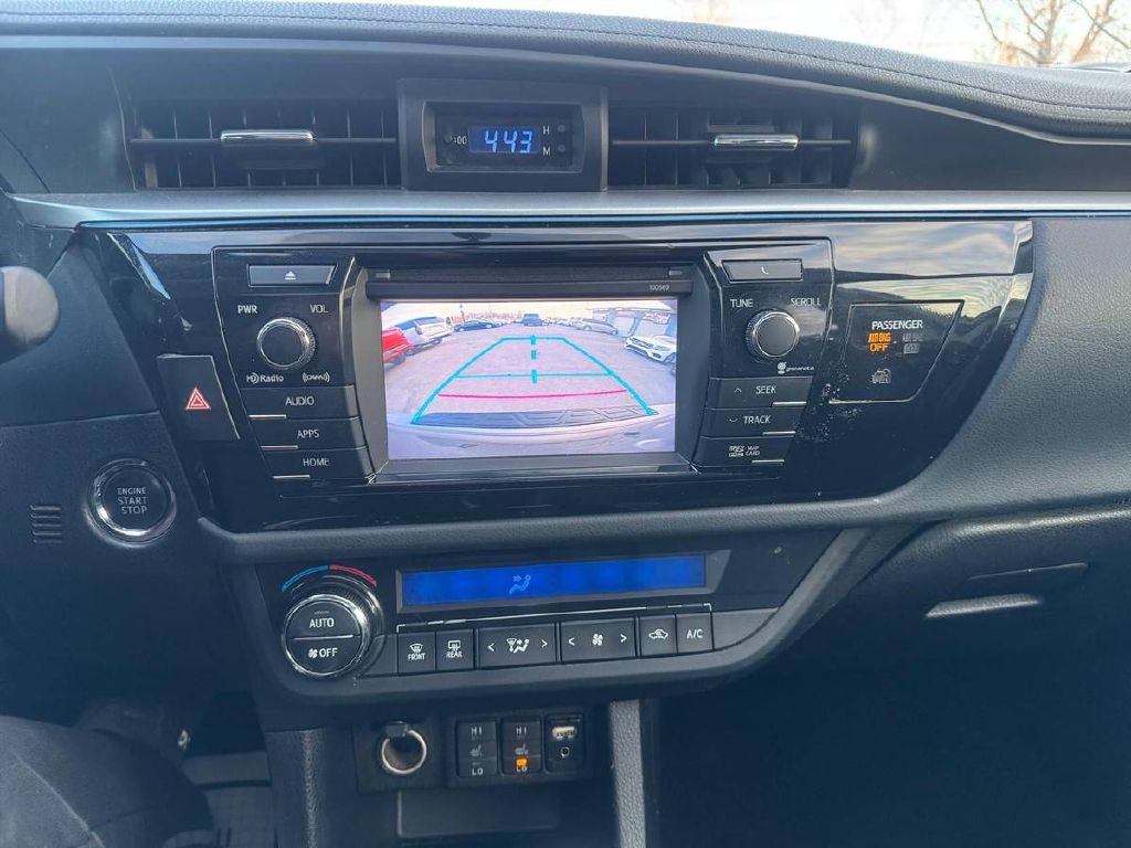 2016 Toyota Corolla Image 17