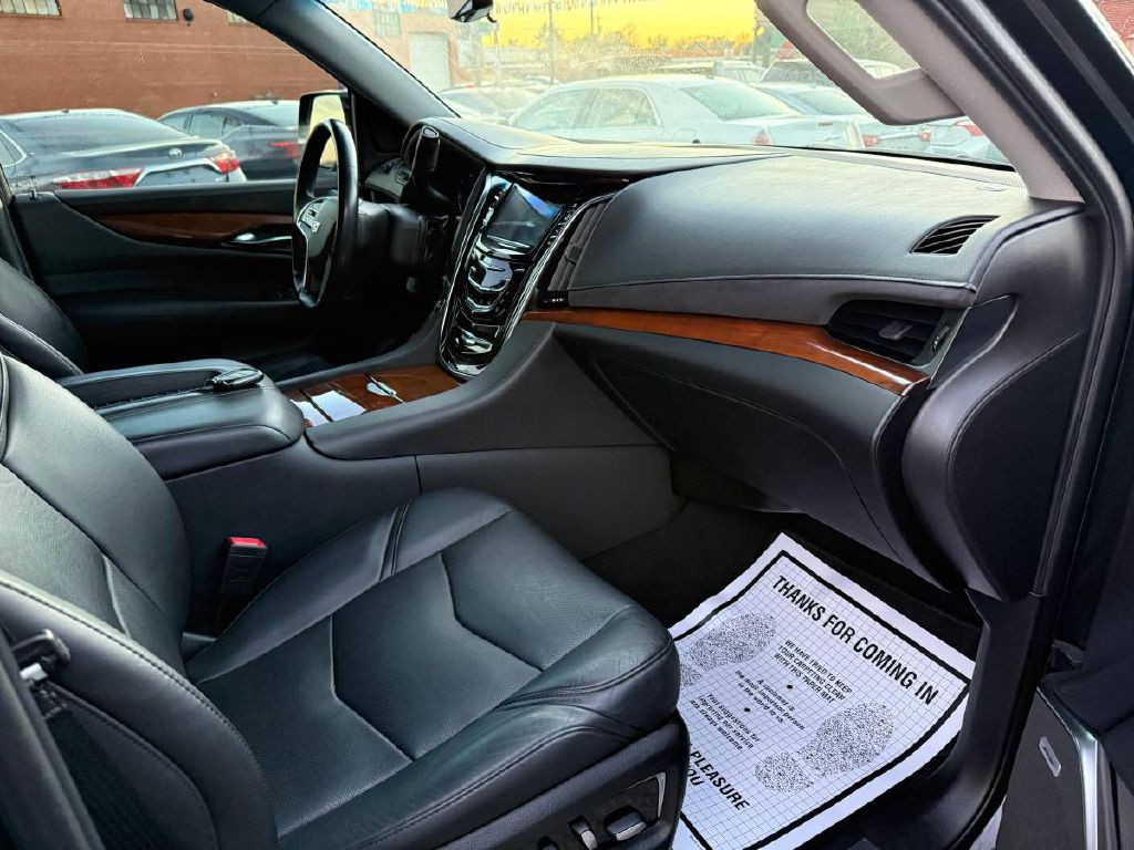 2019 Cadillac Escalade Image 8