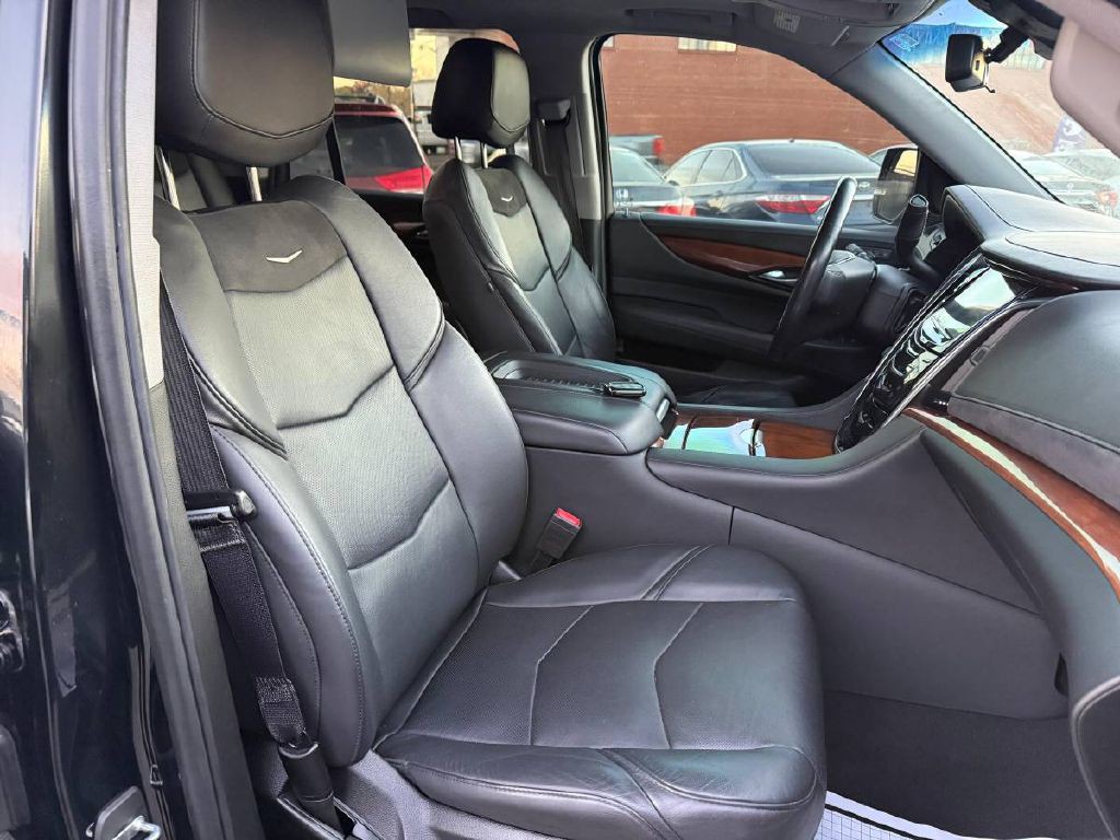 2019 Cadillac Escalade Image 9