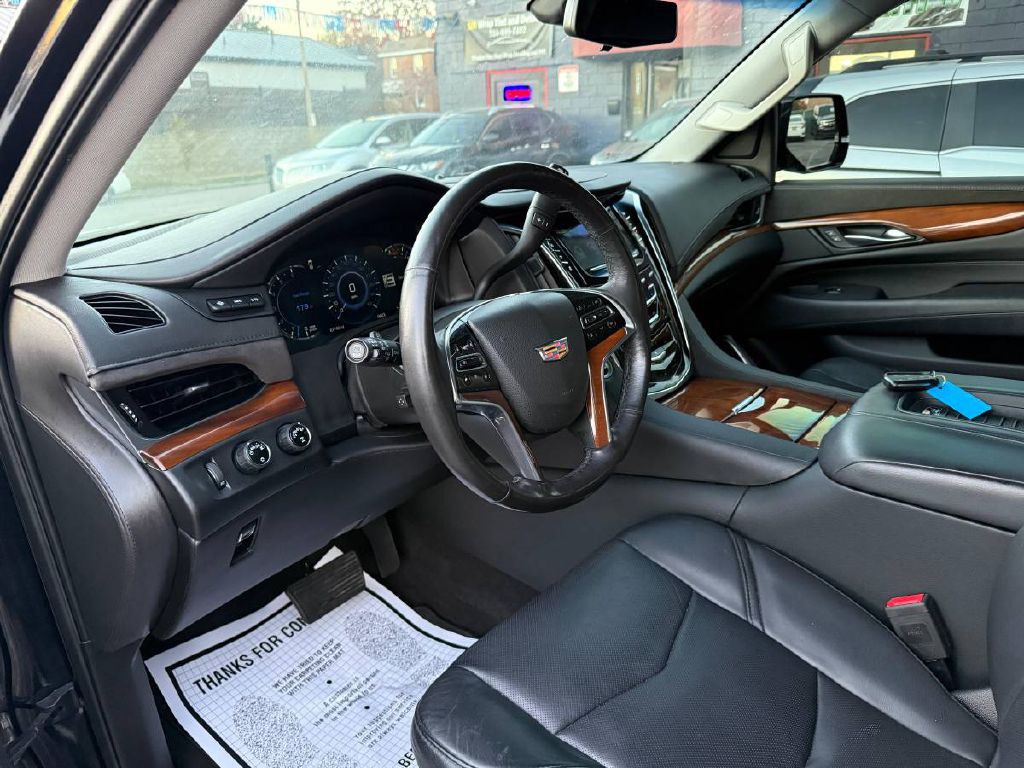 2019 Cadillac Escalade Image 10