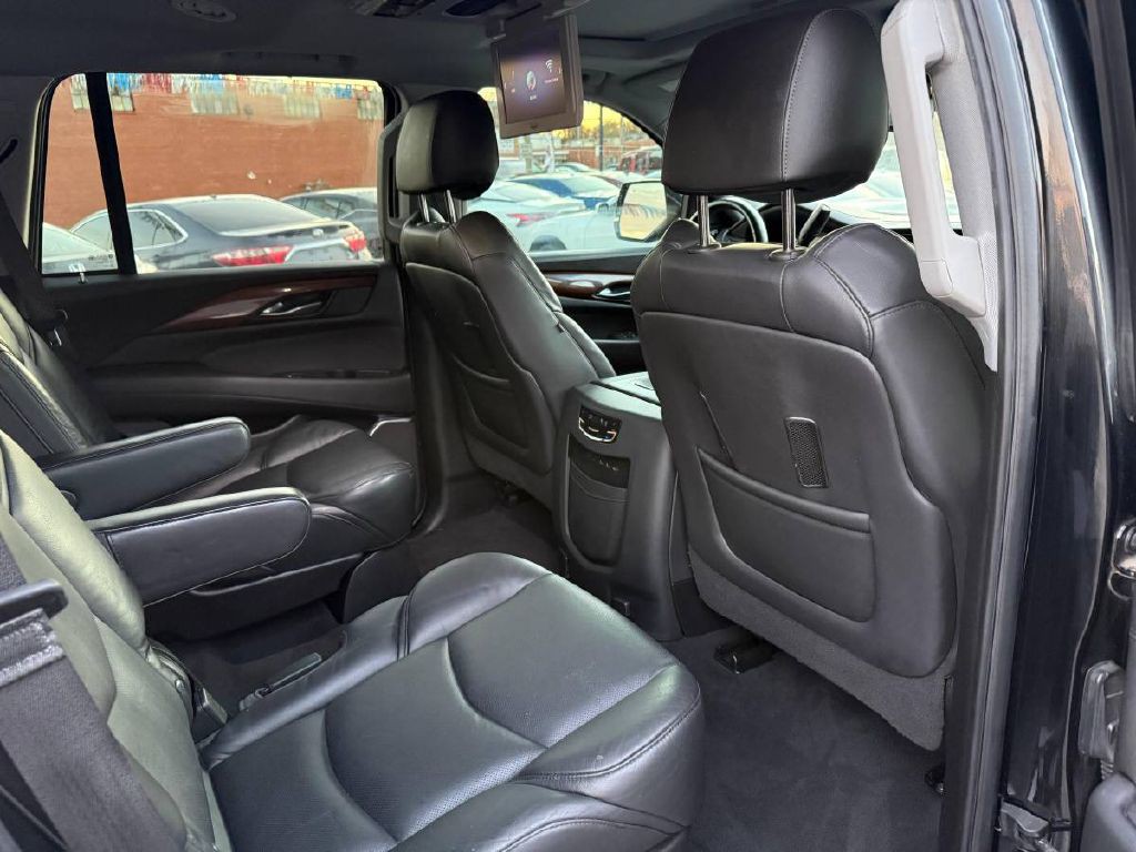 2019 Cadillac Escalade Image 16