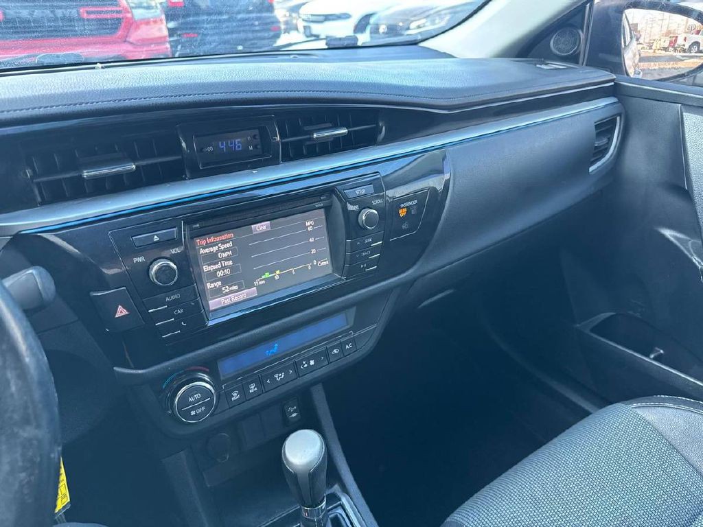 2014 Toyota Corolla Image 18