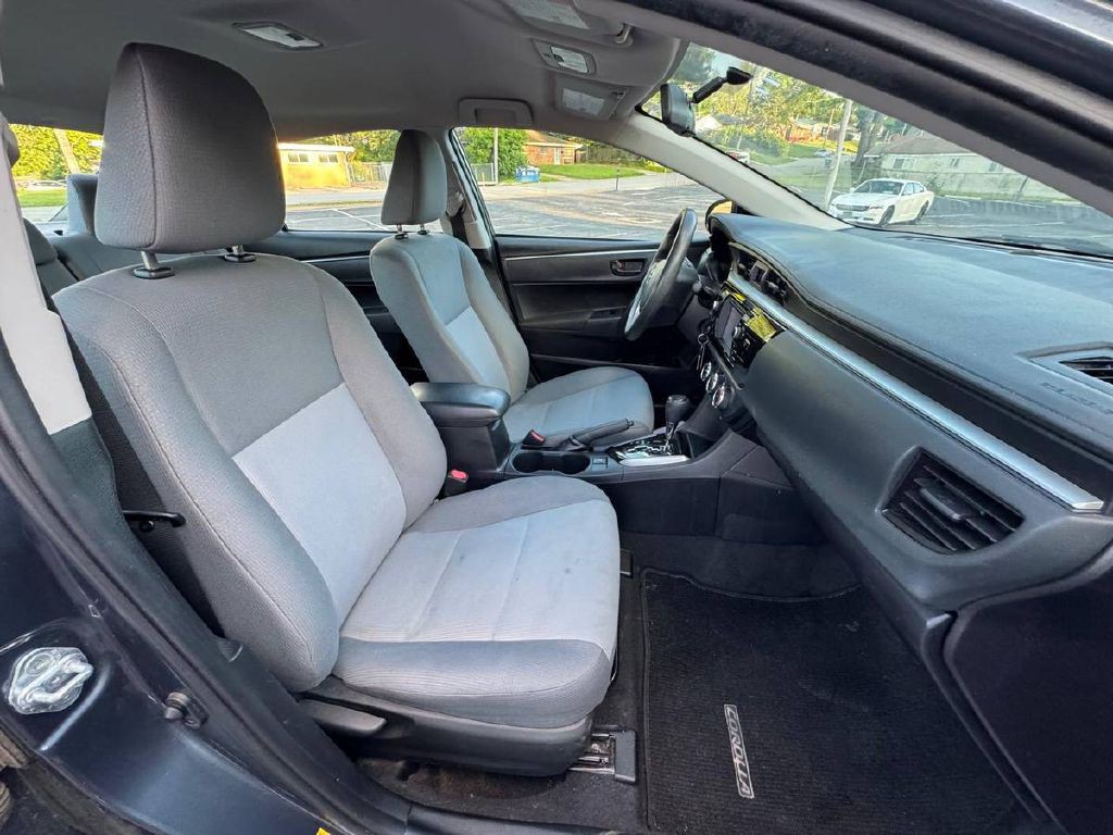 2016 Toyota Corolla Image 11