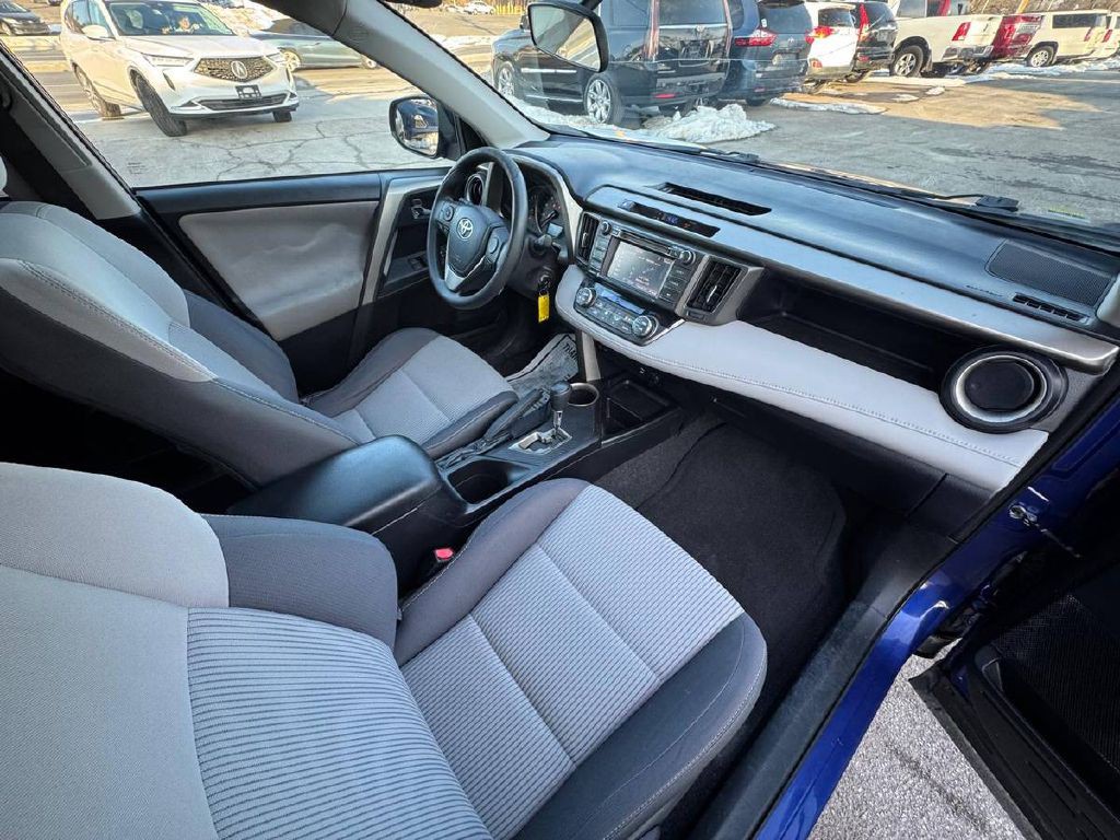 2015 Toyota Rav4 Image 10