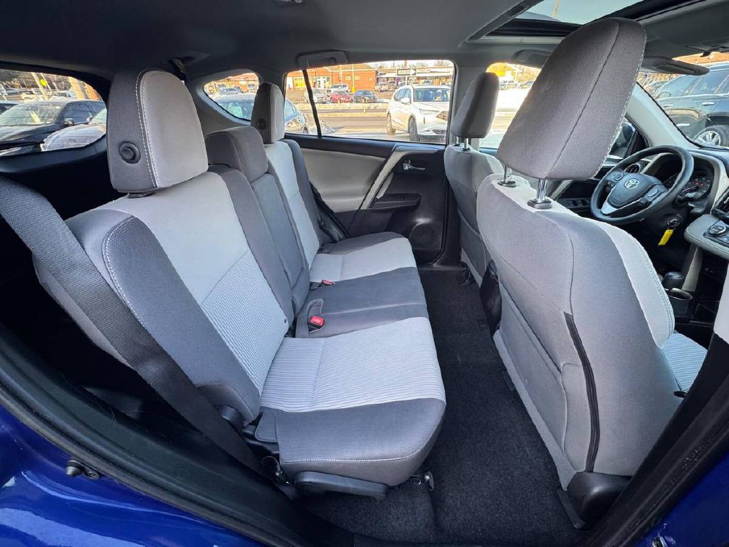 2015 Toyota Rav4 Image 12