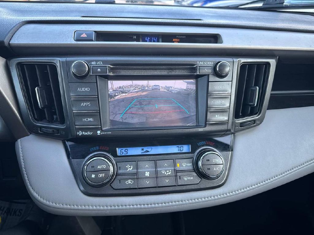 2015 Toyota Rav4 Image 17