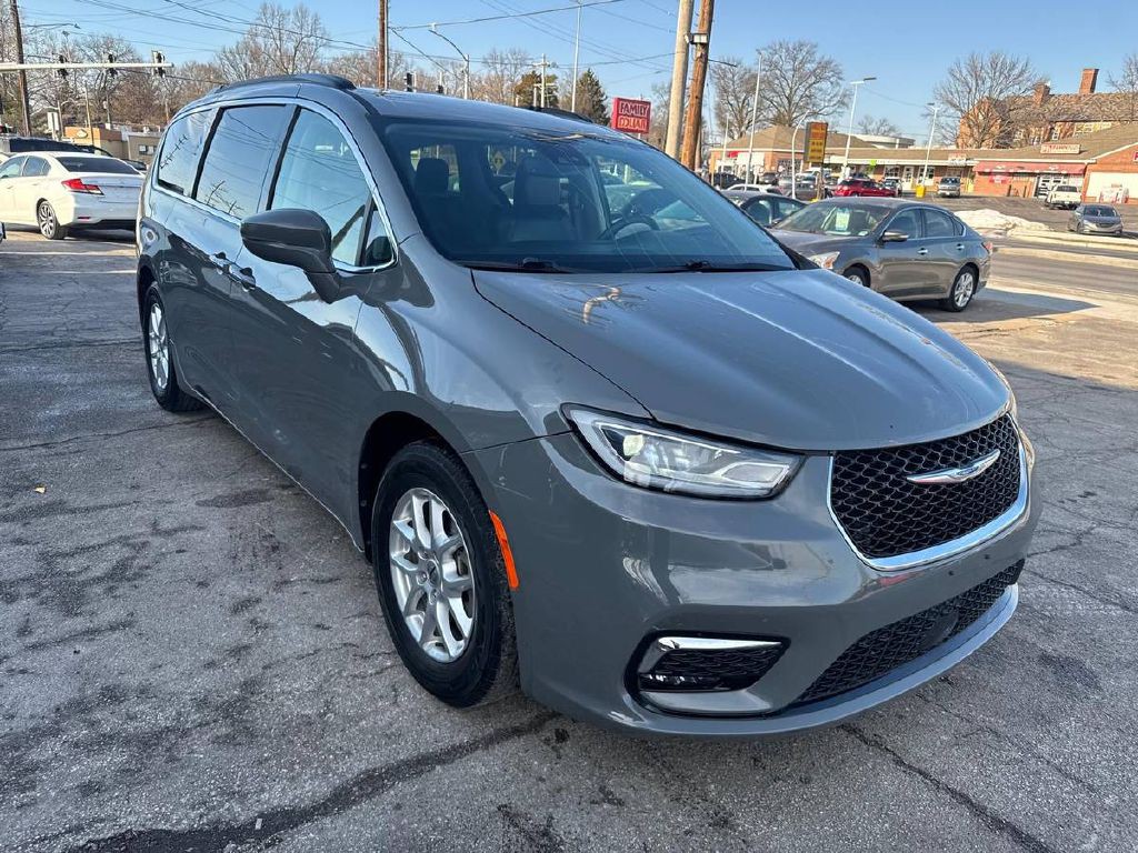 2022 Chrysler Pacifica Image 1