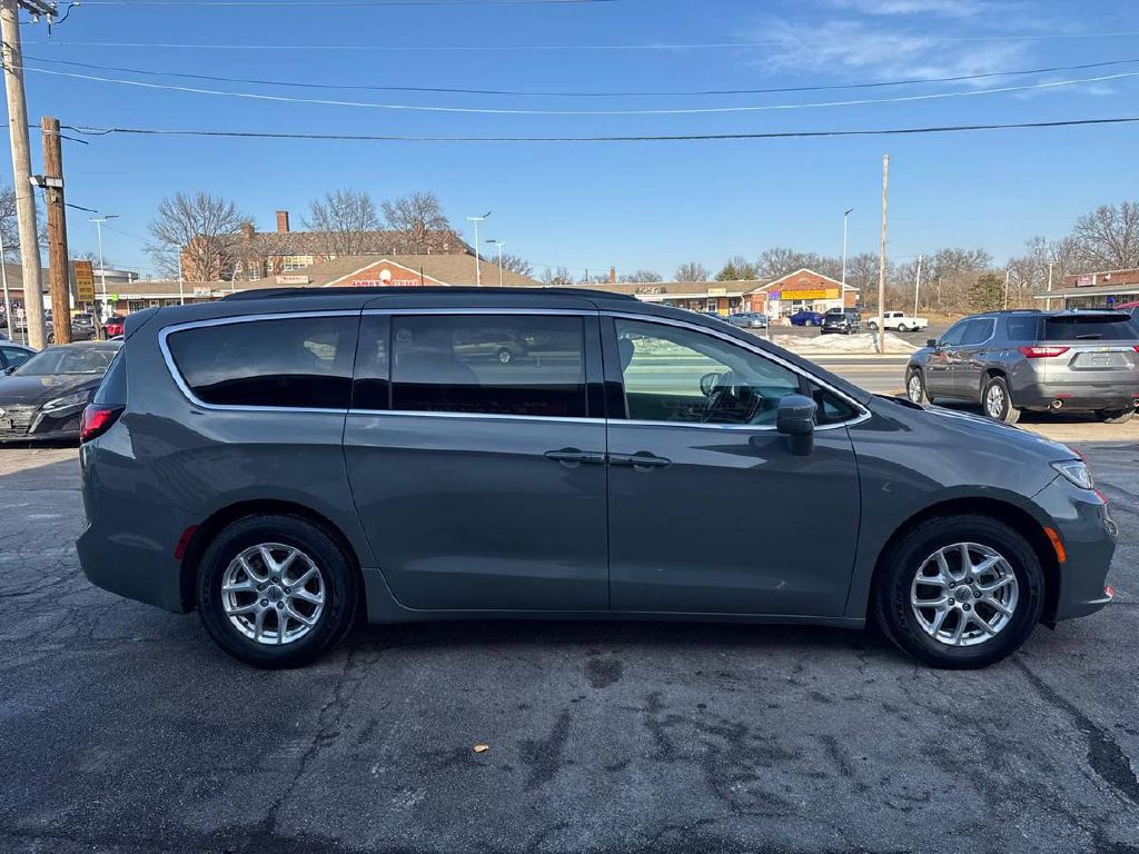 2022 Chrysler Pacifica Image 4