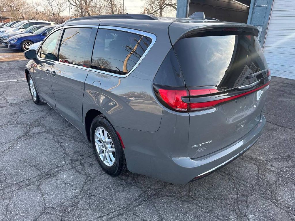 2022 Chrysler Pacifica Image 7