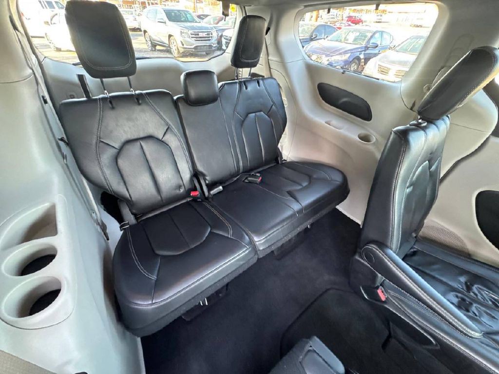2022 Chrysler Pacifica Image 14