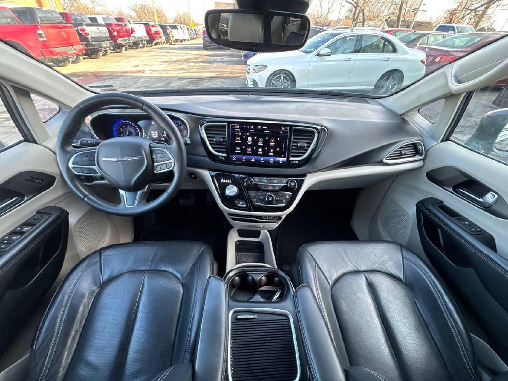 2022 Chrysler Pacifica Image 15