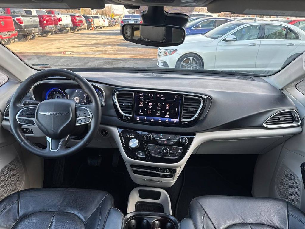 2022 Chrysler Pacifica Image 16
