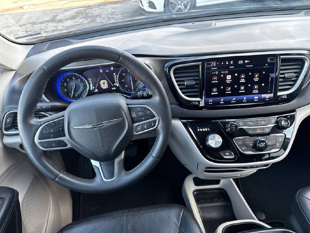 2022 Chrysler Pacifica Image 17