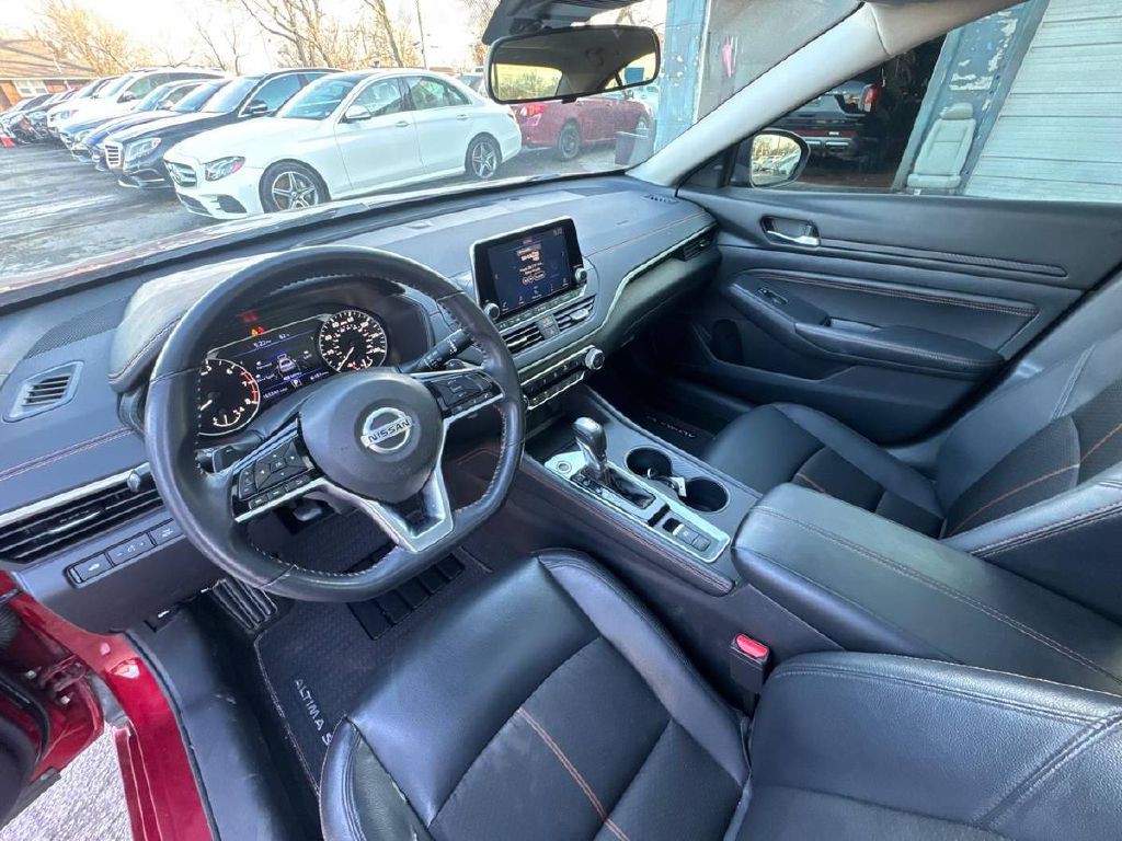 2020 Nissan Altima Image 10