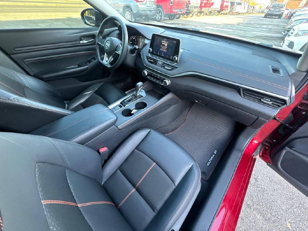 2020 Nissan Altima Image 12