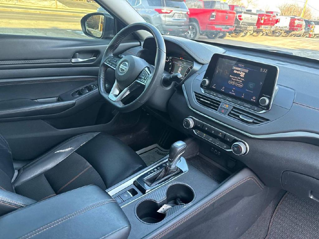 2020 Nissan Altima Image 13