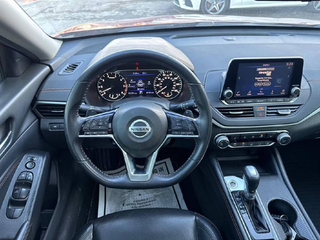 2020 Nissan Altima Image 17