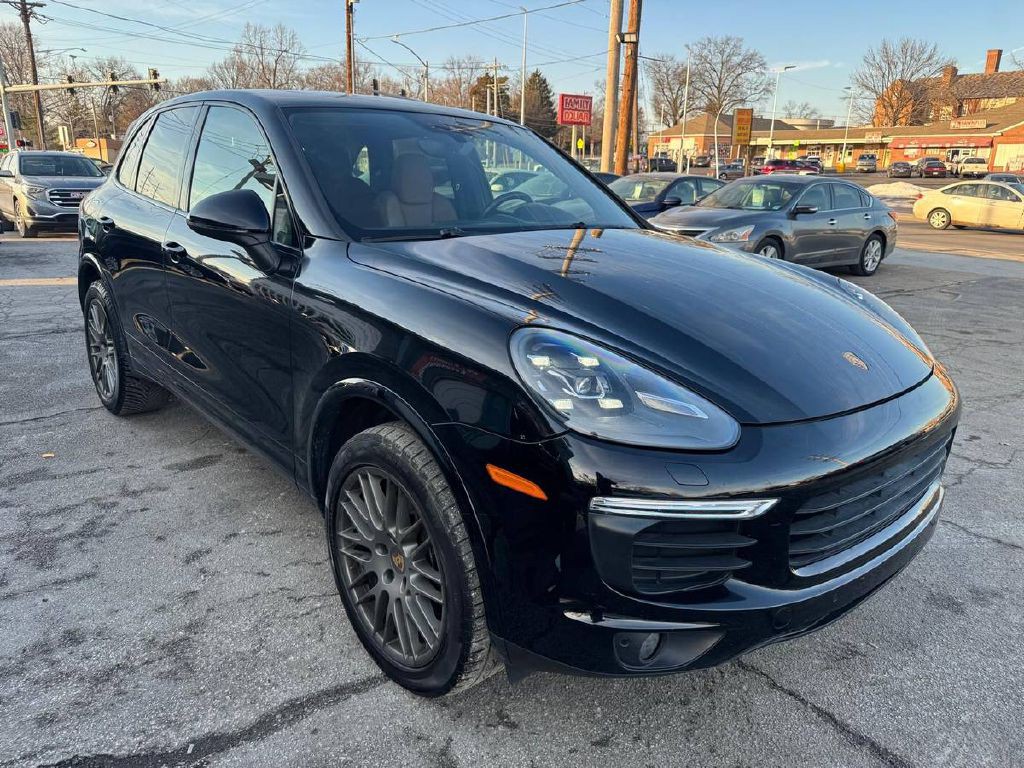 2017 Porsche Cayenne Image 1