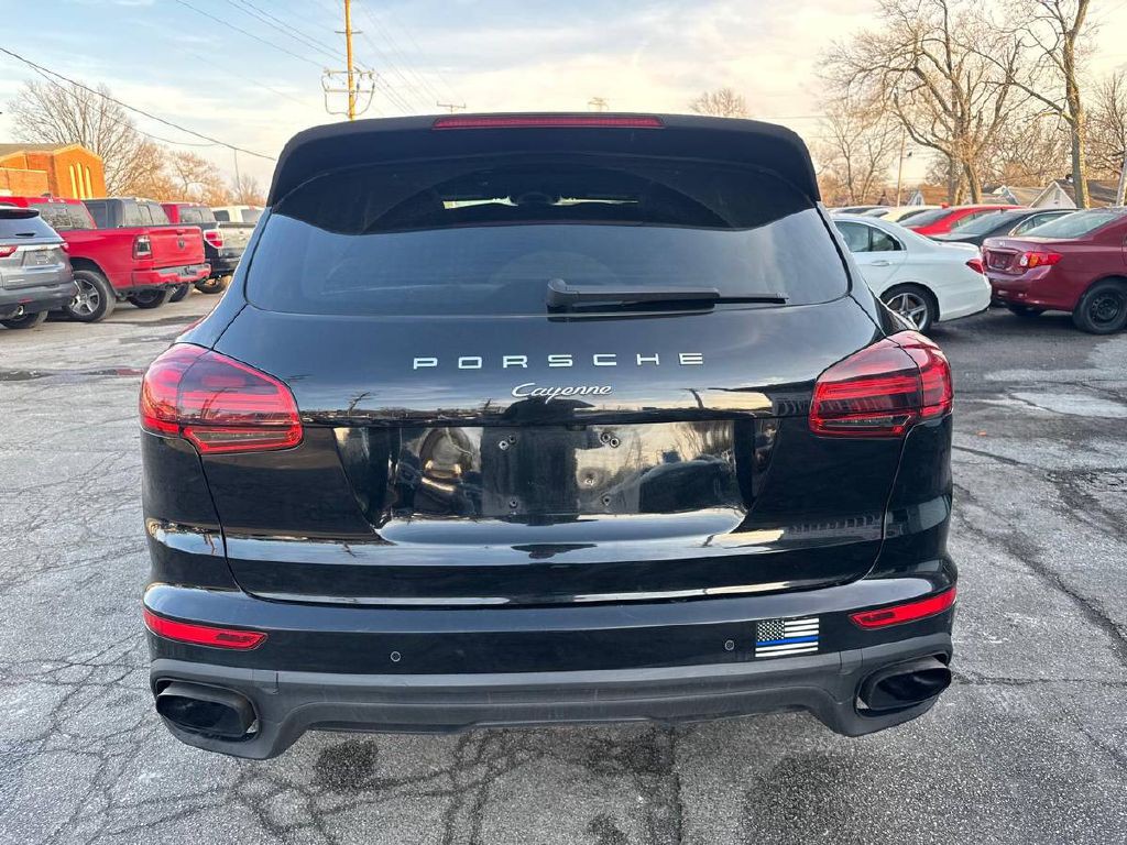 2017 Porsche Cayenne Image 7
