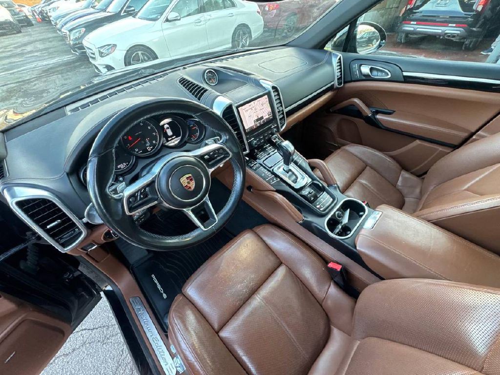 2017 Porsche Cayenne Image 10