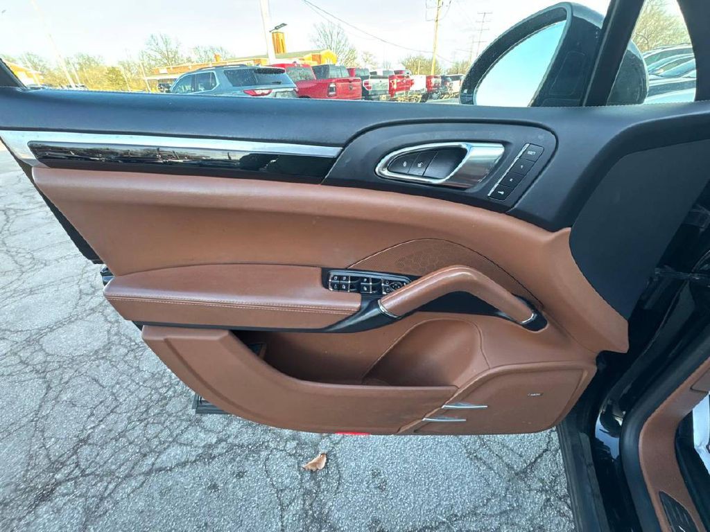 2017 Porsche Cayenne Image 11