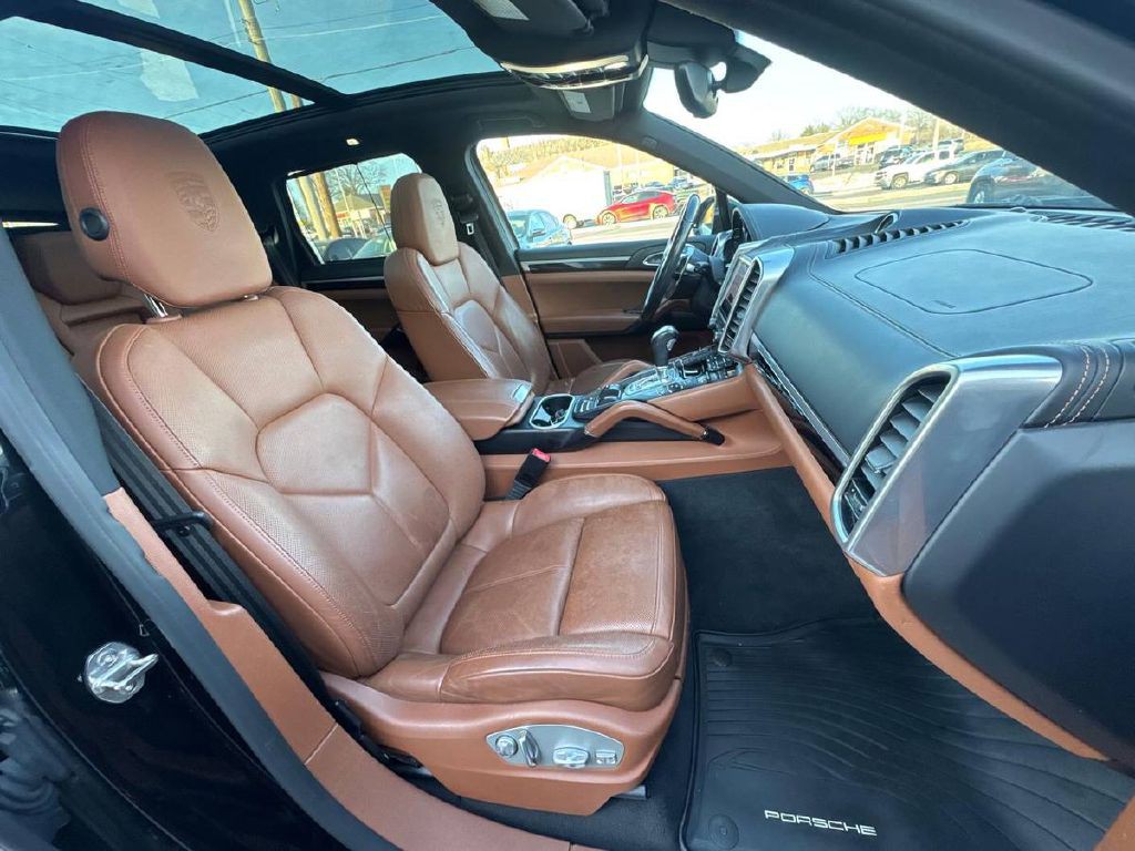 2017 Porsche Cayenne Image 12