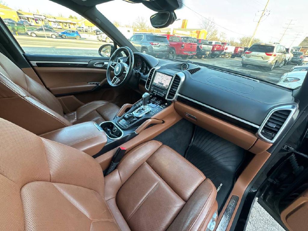 2017 Porsche Cayenne Image 14