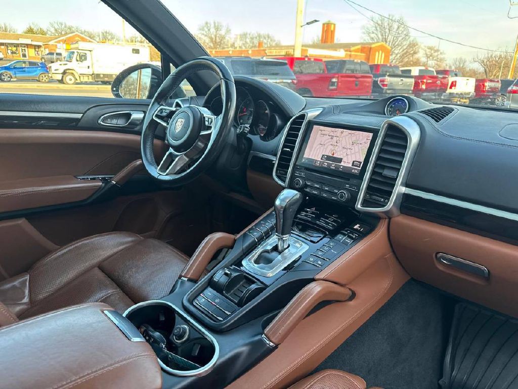 2017 Porsche Cayenne Image 15