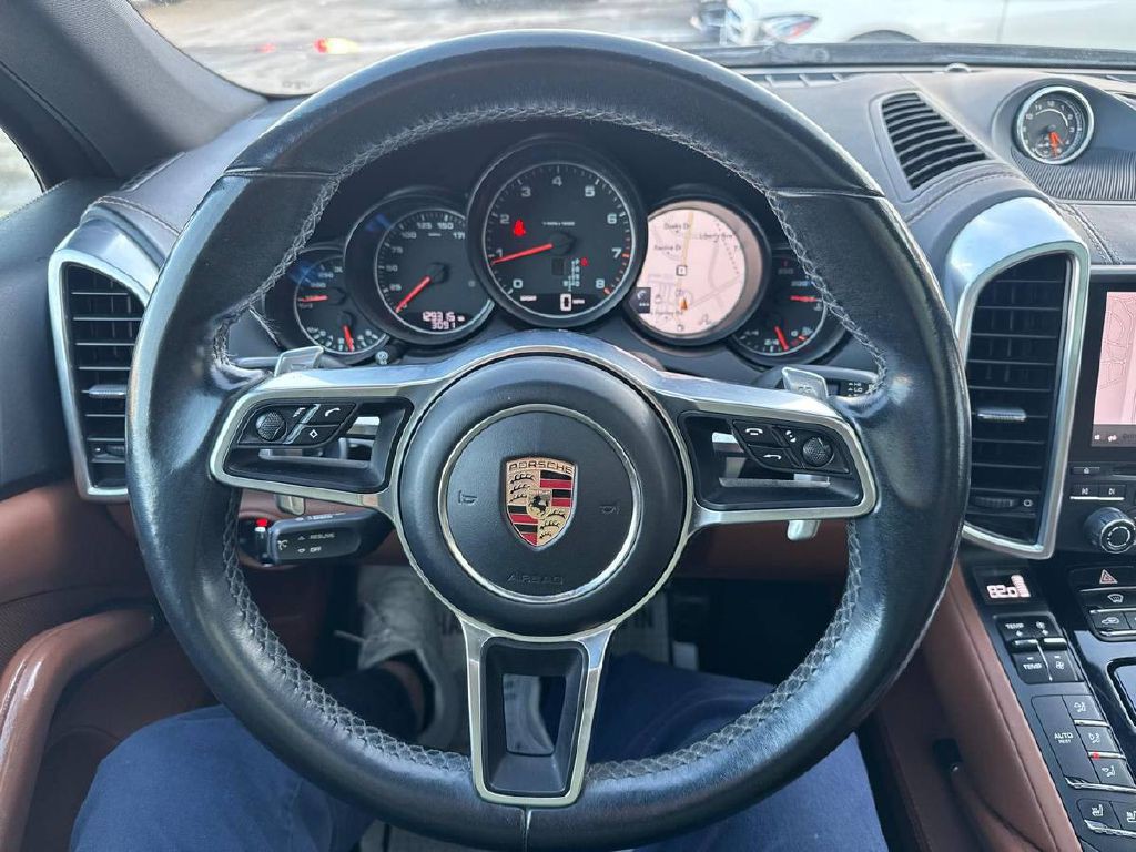 2017 Porsche Cayenne Image 19