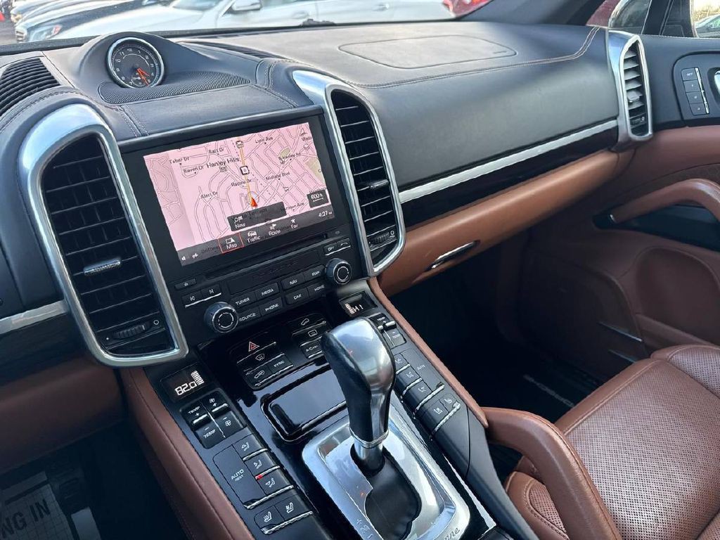 2017 Porsche Cayenne Image 20