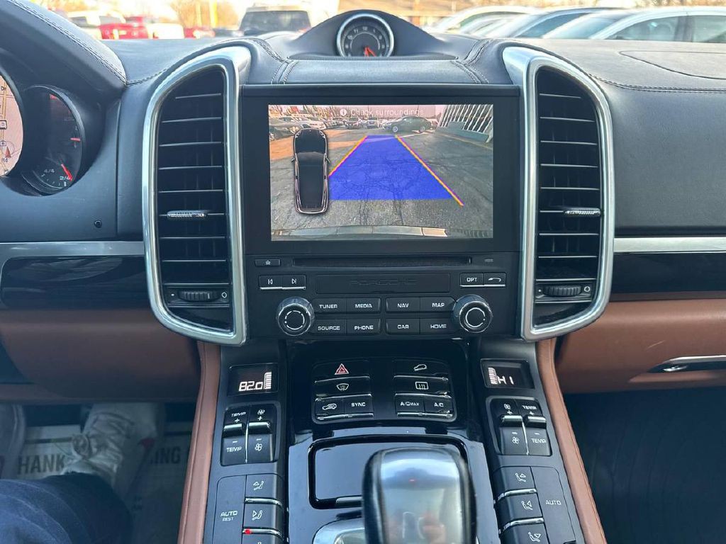 2017 Porsche Cayenne Image 21