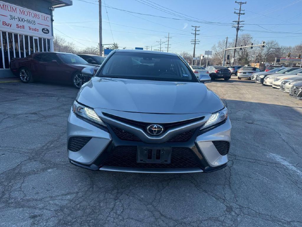 2019 Toyota Camry Image 2