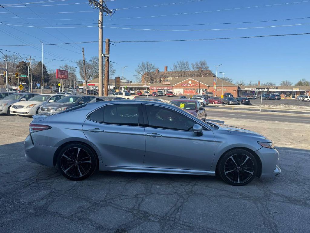 2019 Toyota Camry Image 4