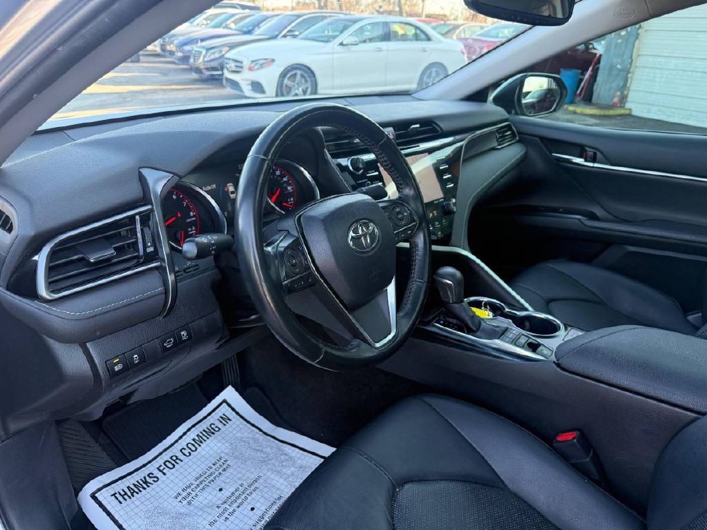 2019 Toyota Camry Image 10