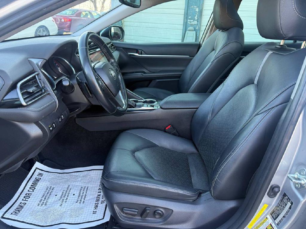 2019 Toyota Camry Image 11