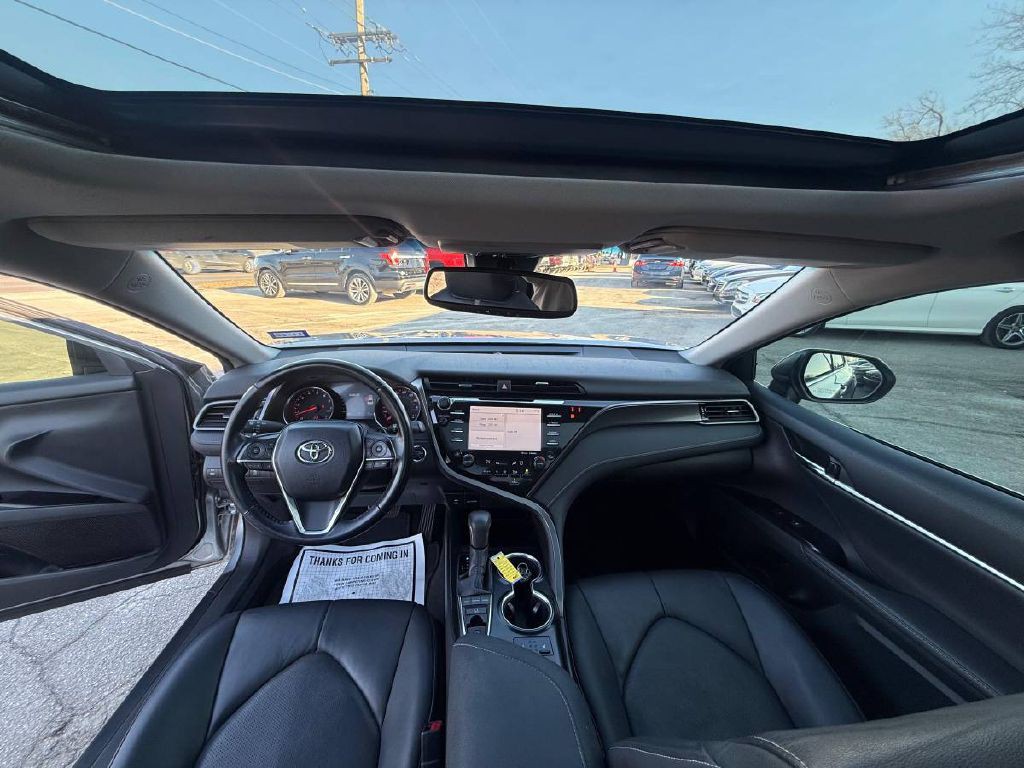2019 Toyota Camry Image 14