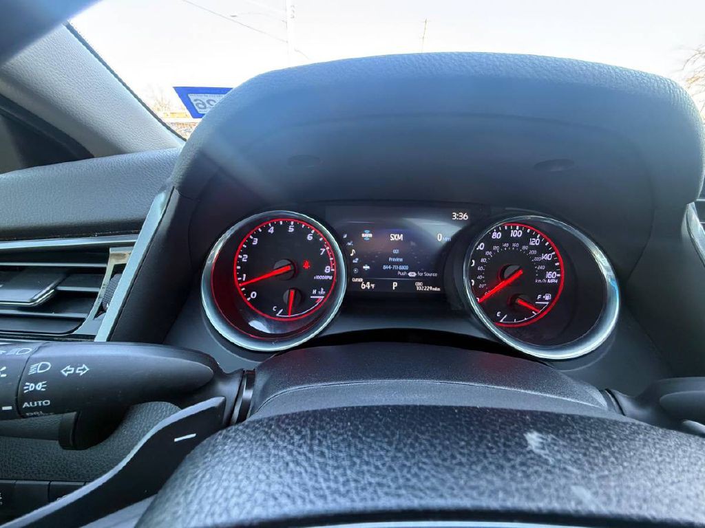 2019 Toyota Camry Image 20