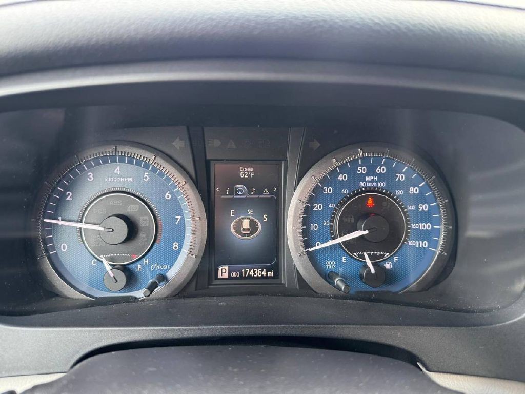 2017 Toyota Sienna Image 21