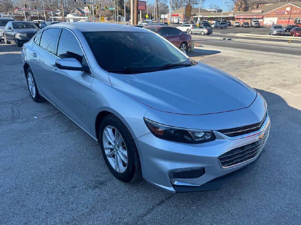 2016 Chevrolet Malibu Image 1