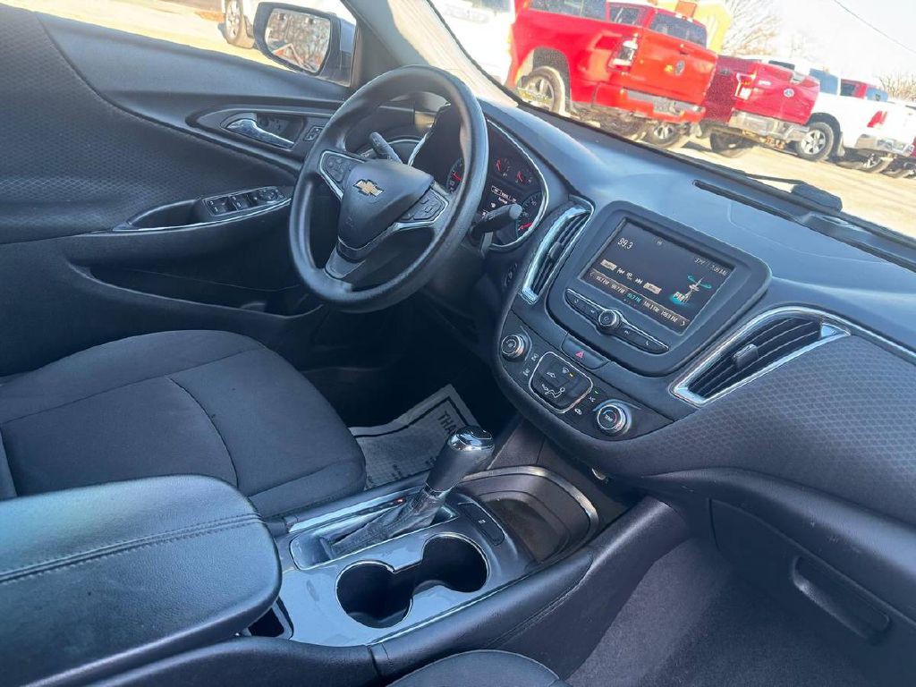 2016 Chevrolet Malibu Image 13