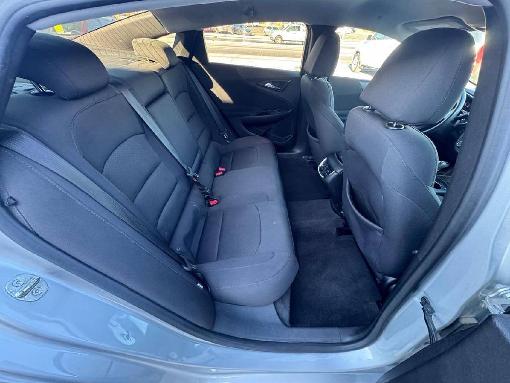 2016 Chevrolet Malibu Image 14