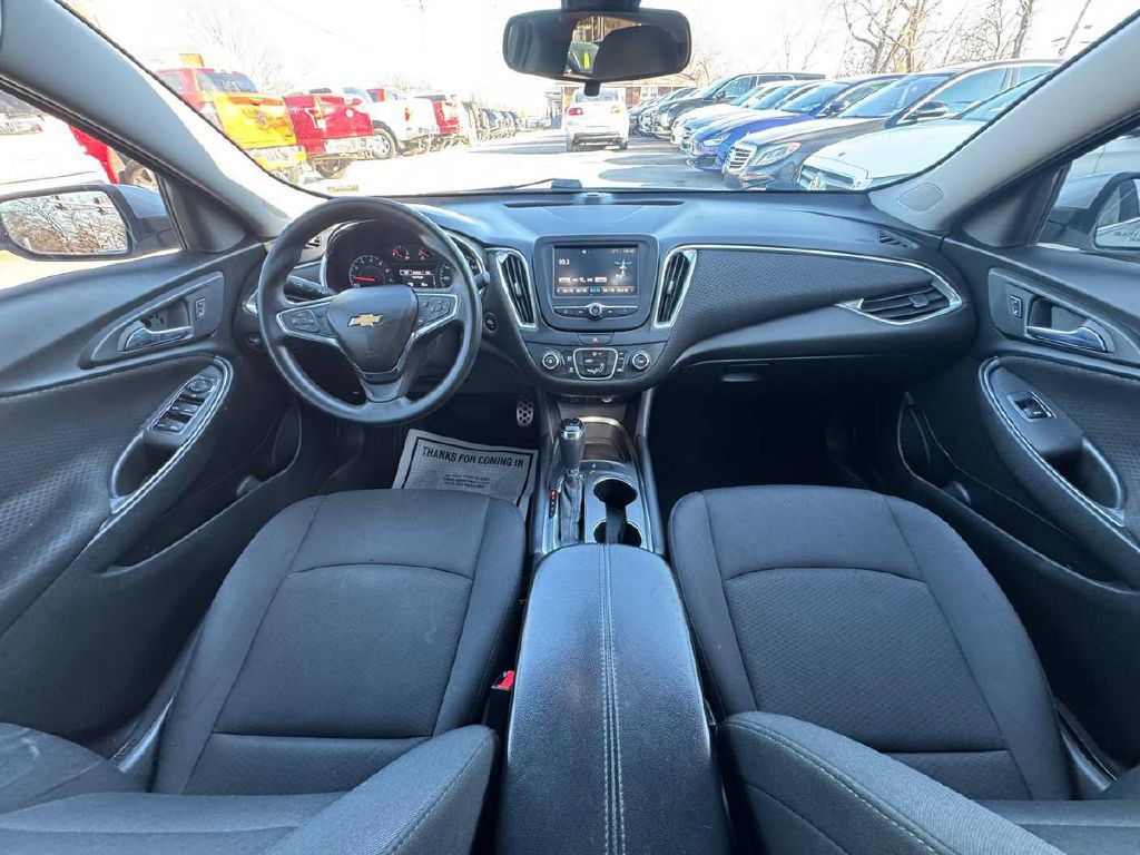 2016 Chevrolet Malibu Image 15