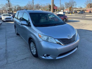 Image for 2011 Toyota Sienna XLE ID: 7228459